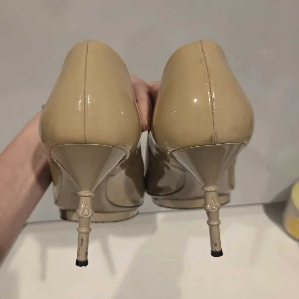 Gucci Tan Patent Leather Peep-Toe Bamboo Low Heels Size 8.5