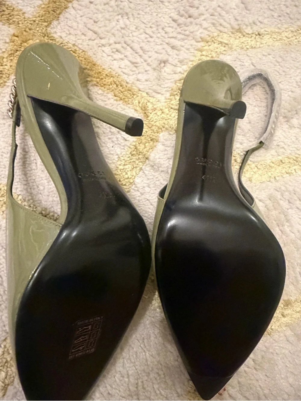 Gucci Signoria Patent Slingback Pump size 41.5 (olive patent leather)