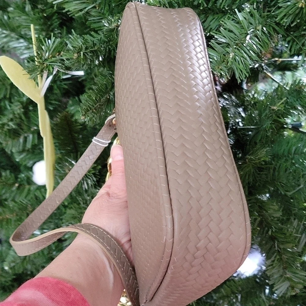 Italian Leather FIORDALISO Chain Strap Top Handle Bag Baguette Woven Foam Green