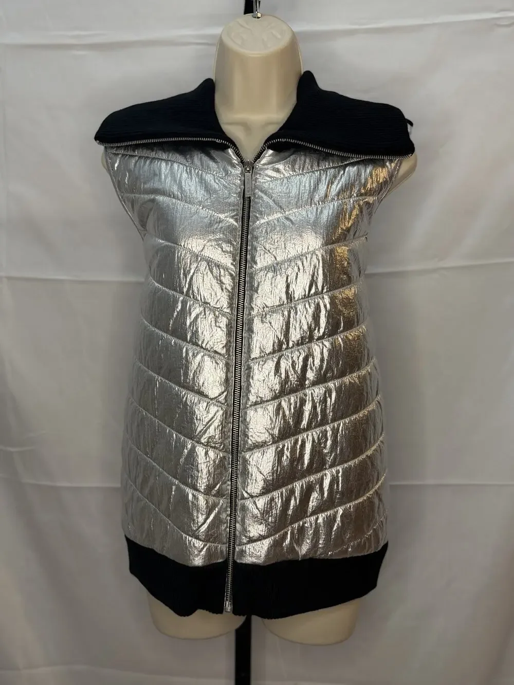 Michael Kors Puffer Vest Sweater Black Silver Foil Metallic Size XL NWT