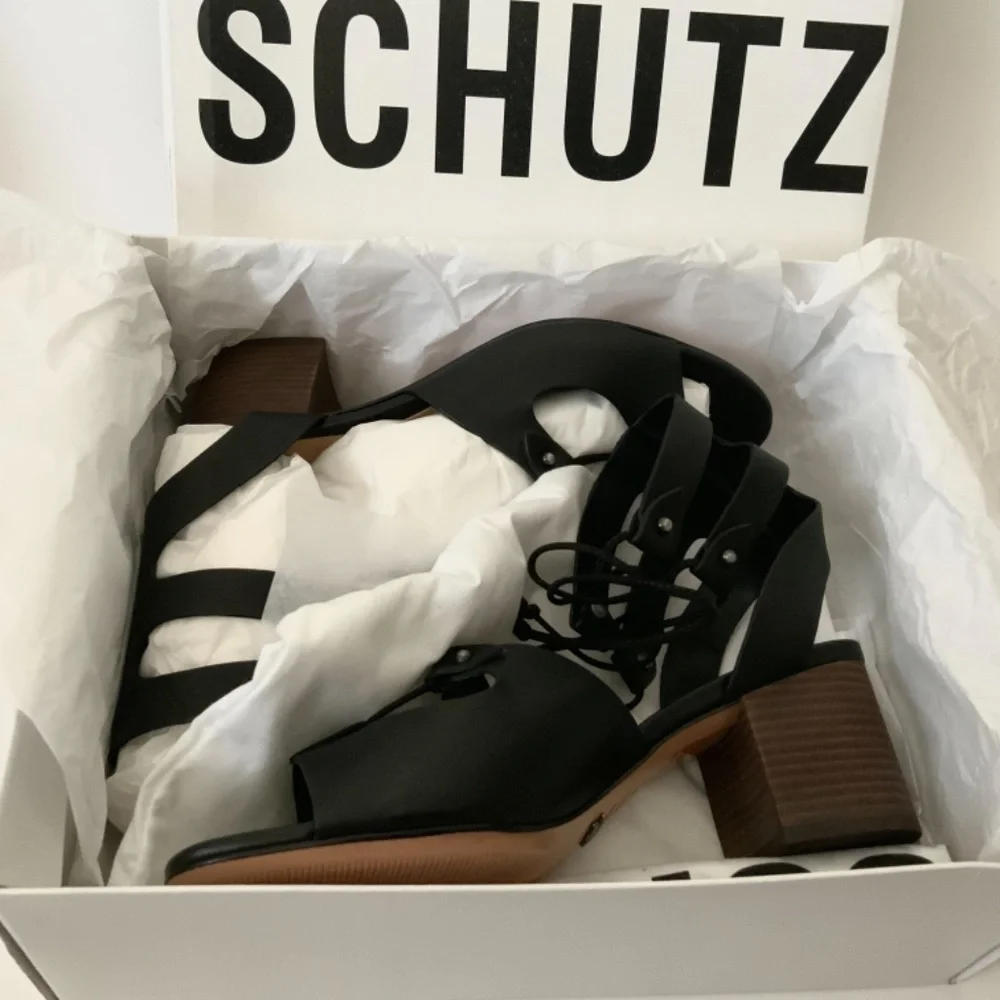 Schutz Monik Black Leather Gladiator Block Heel Sandal Open toe Ankle Strap Pump