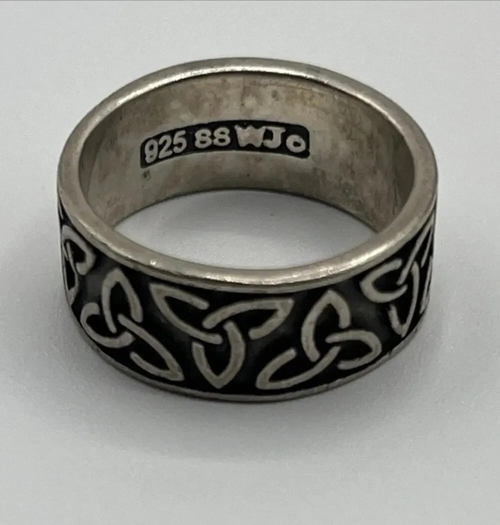 STERLING SILVER SS WJo EMBOSSED CELTIC TRIAD KNOT BAND RING SIZE 6 925
