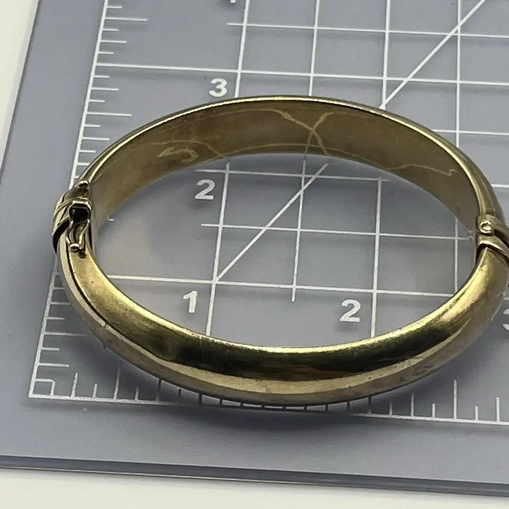 Unbranded clamper bracelet check