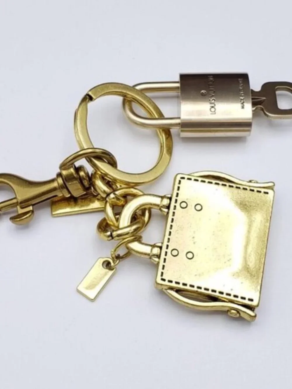 LV Gold Padlock Authentic 🔑 Luxury Bag Charm w/ Unbranded Golden Bag Keychain
