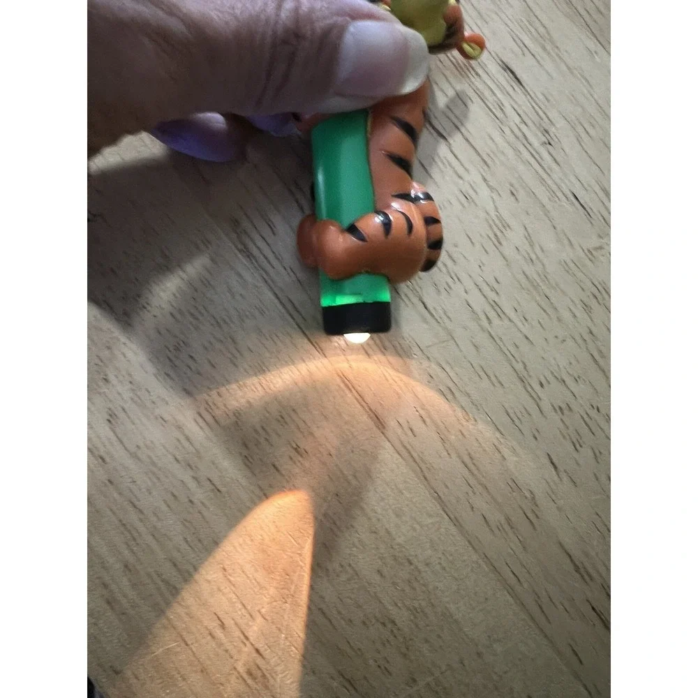 Vintage 1990's Disney Tigger Flash Light Key Chain Works!!