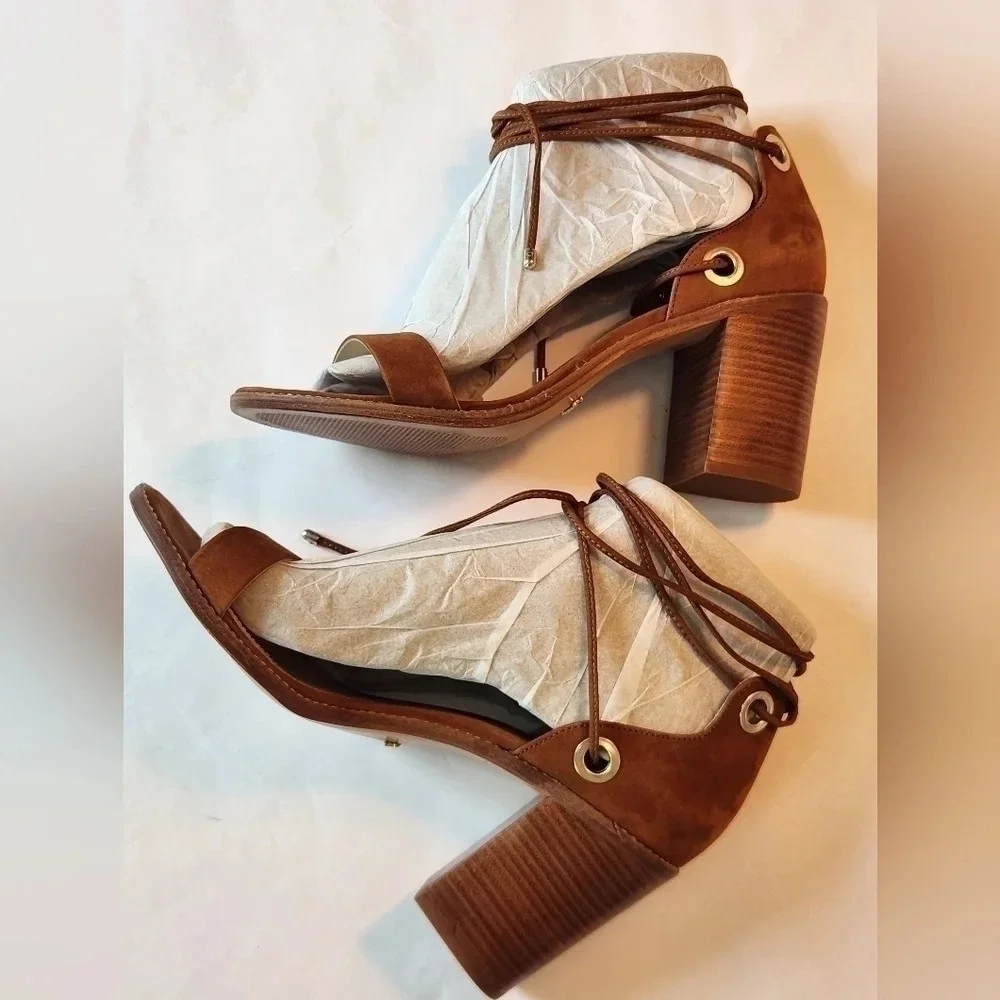 SCHUTZ beautiful pair