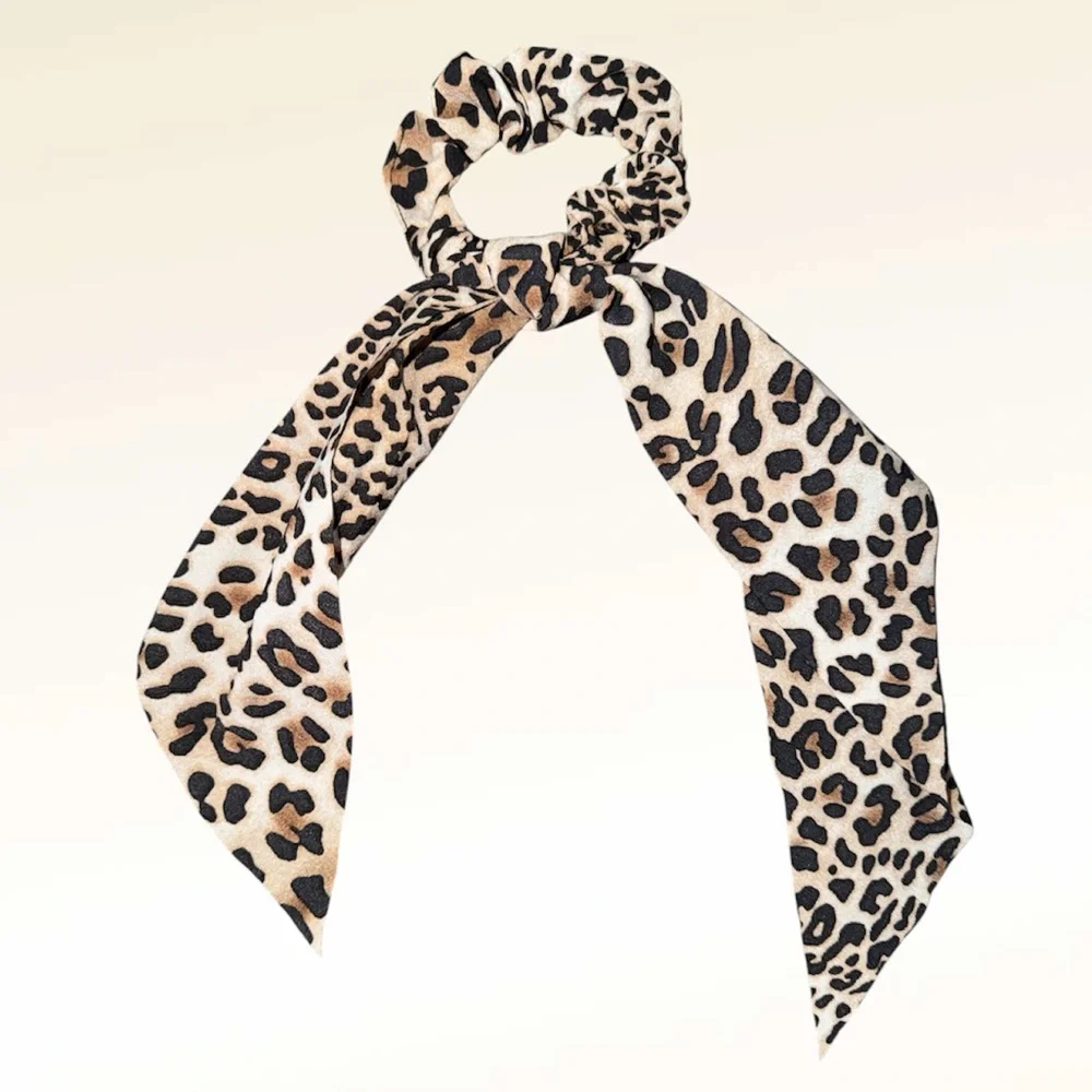 ⚡Leopard Print Scrunchie Hair Scarf — NWT 🐆