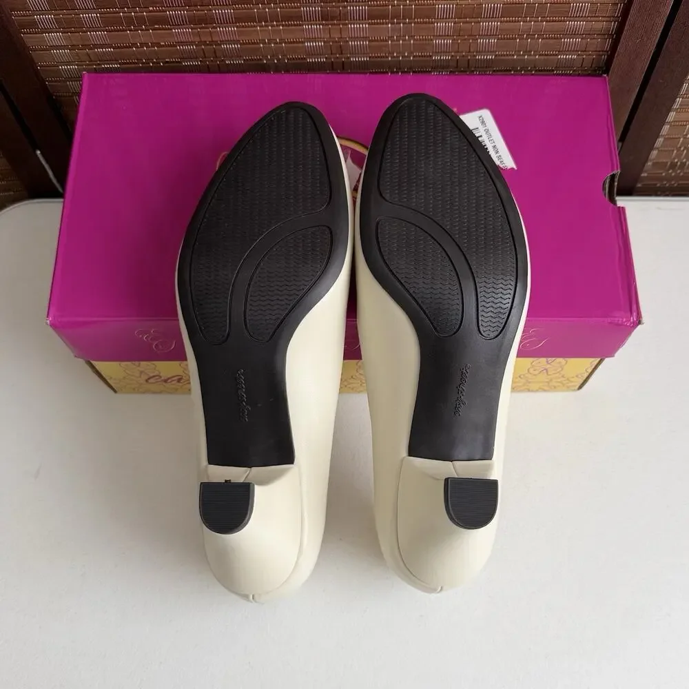 Easy Street Womens 9.5 Fabulous Low Heel Dress Pumps Shoes Bone
