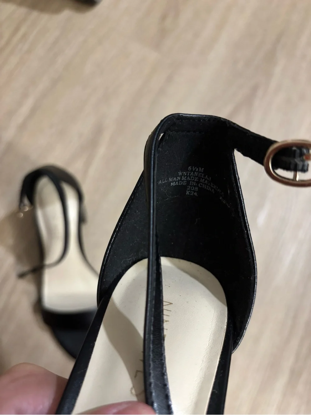 Nine West toe peeled photo