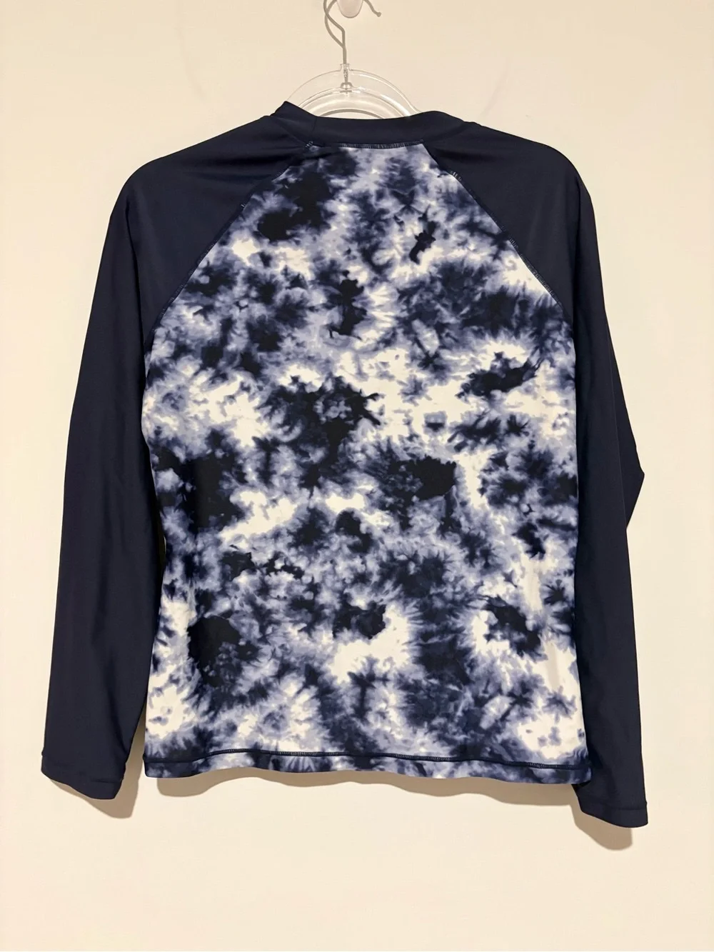 GAP body rashgaurd