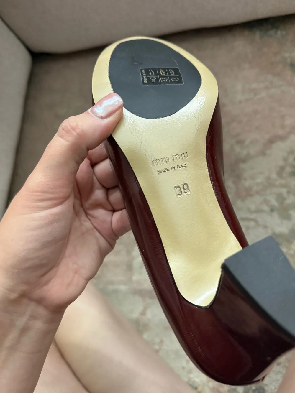 VTG MIU MIU Sz 39 Patent Leather Block Heel Pumps Round Toe Oxblood Red Y2K