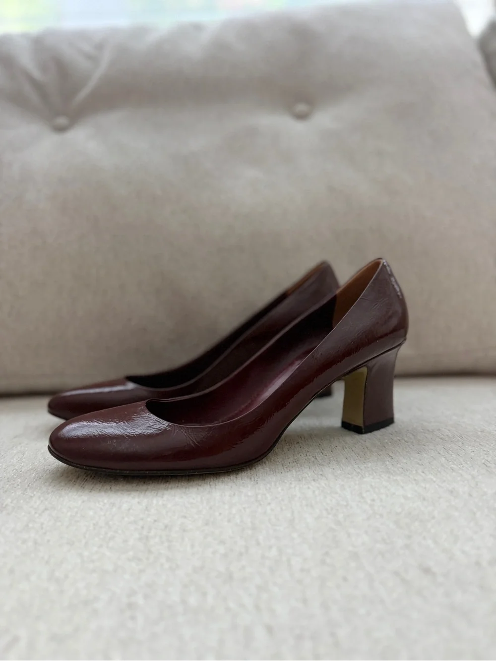 VTG MIU MIU Sz 39 Patent Leather Block Heel Pumps Round Toe Oxblood Red Y2K