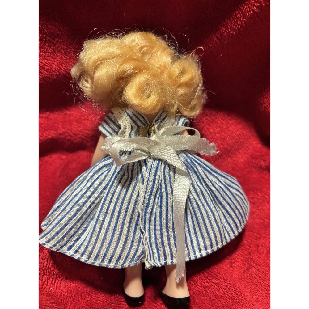 Madame Alexander this vtg