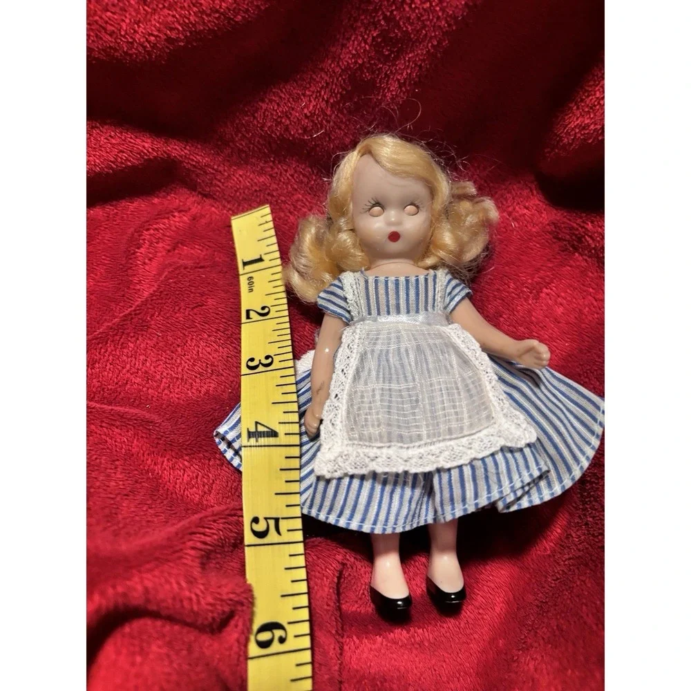 Madame Alexander this vtg