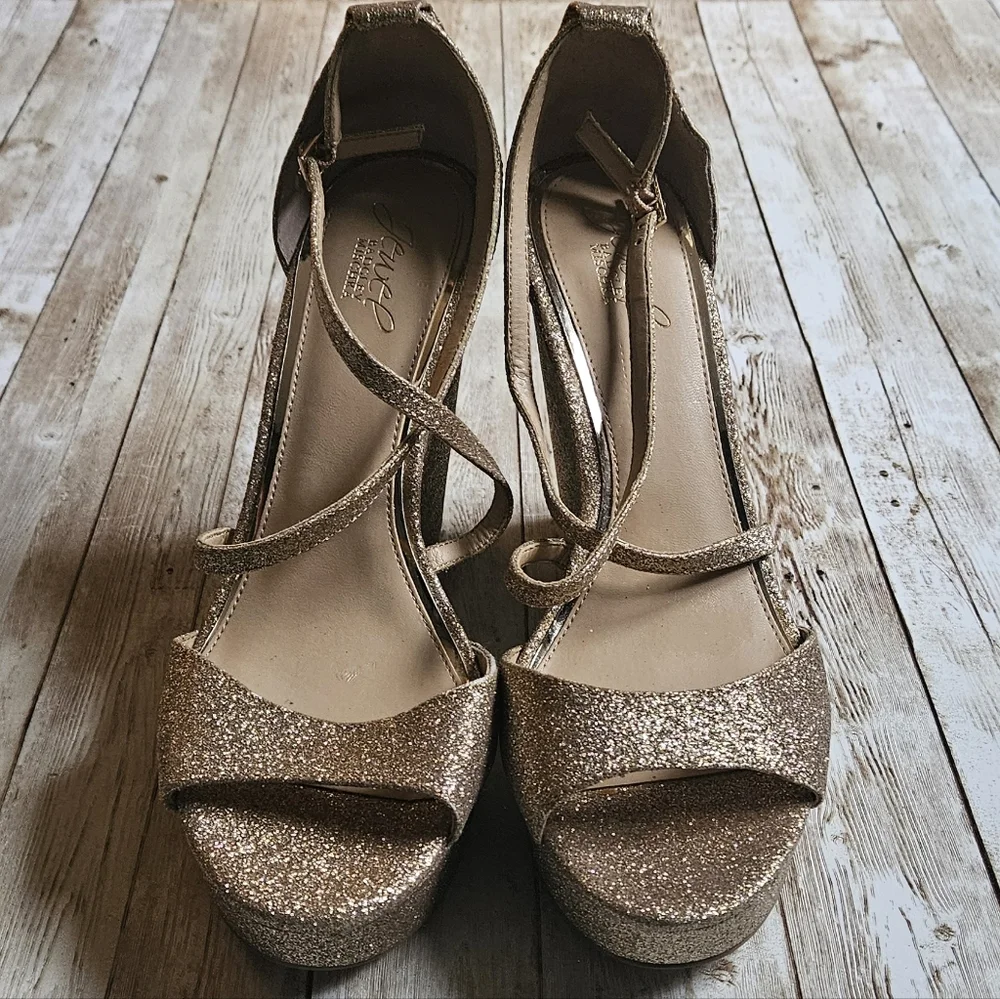 Badgley Mischka offering up