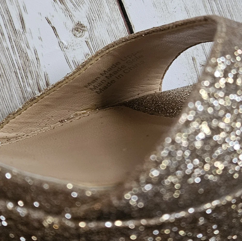 Badgley Mischka offering up