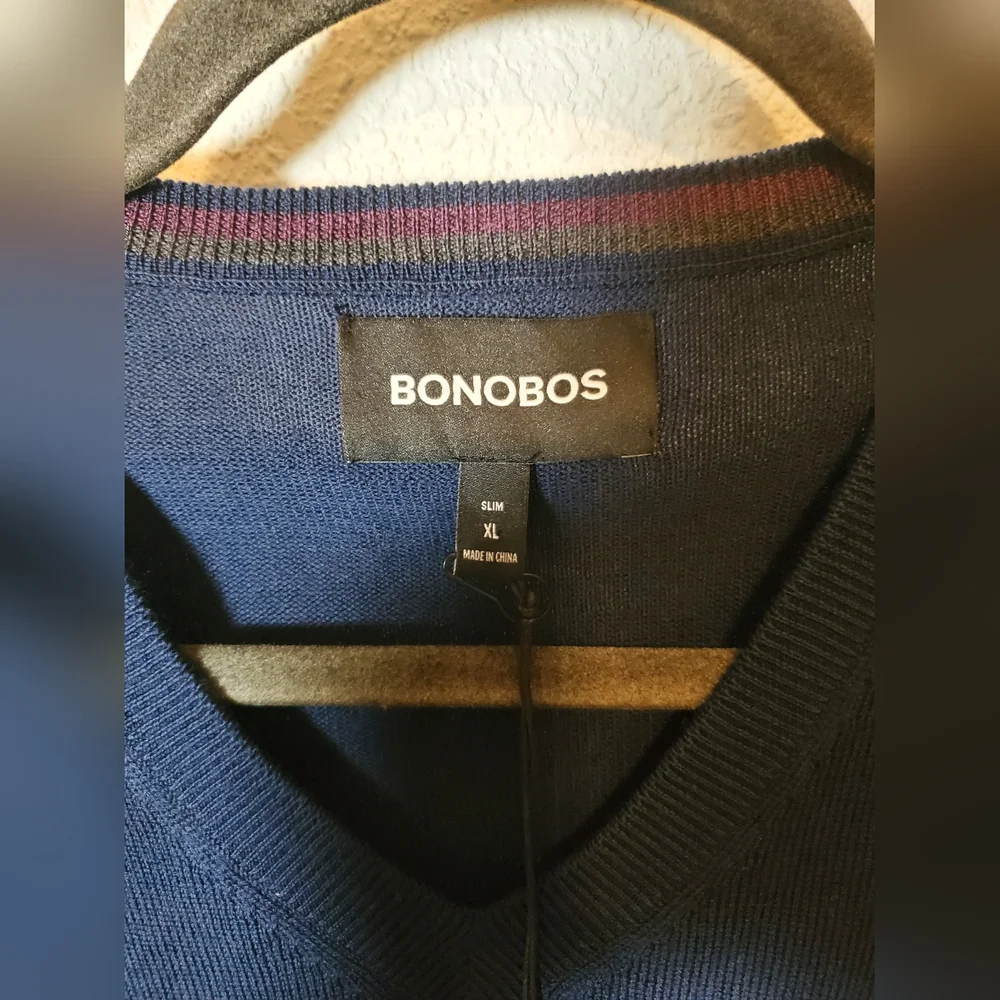 Bonobos blue tint