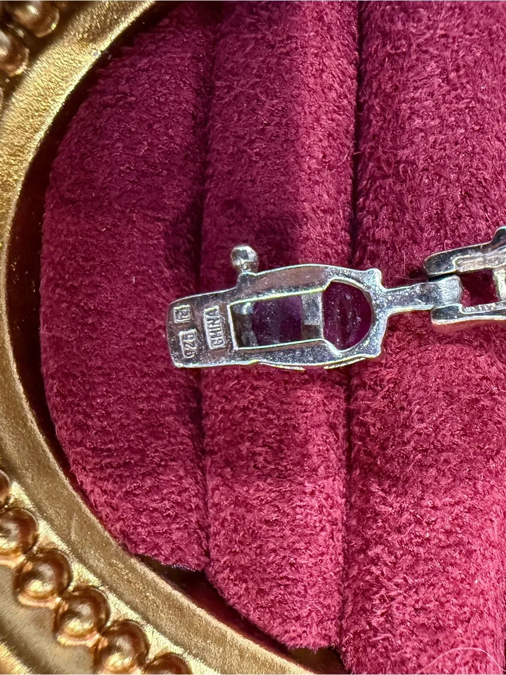 N/A elegant gold