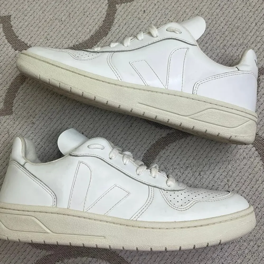 Veja lace up