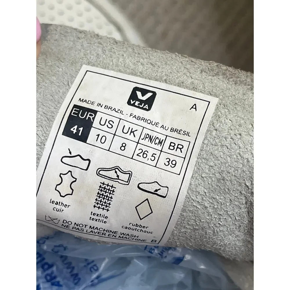 Veja all sneakers
