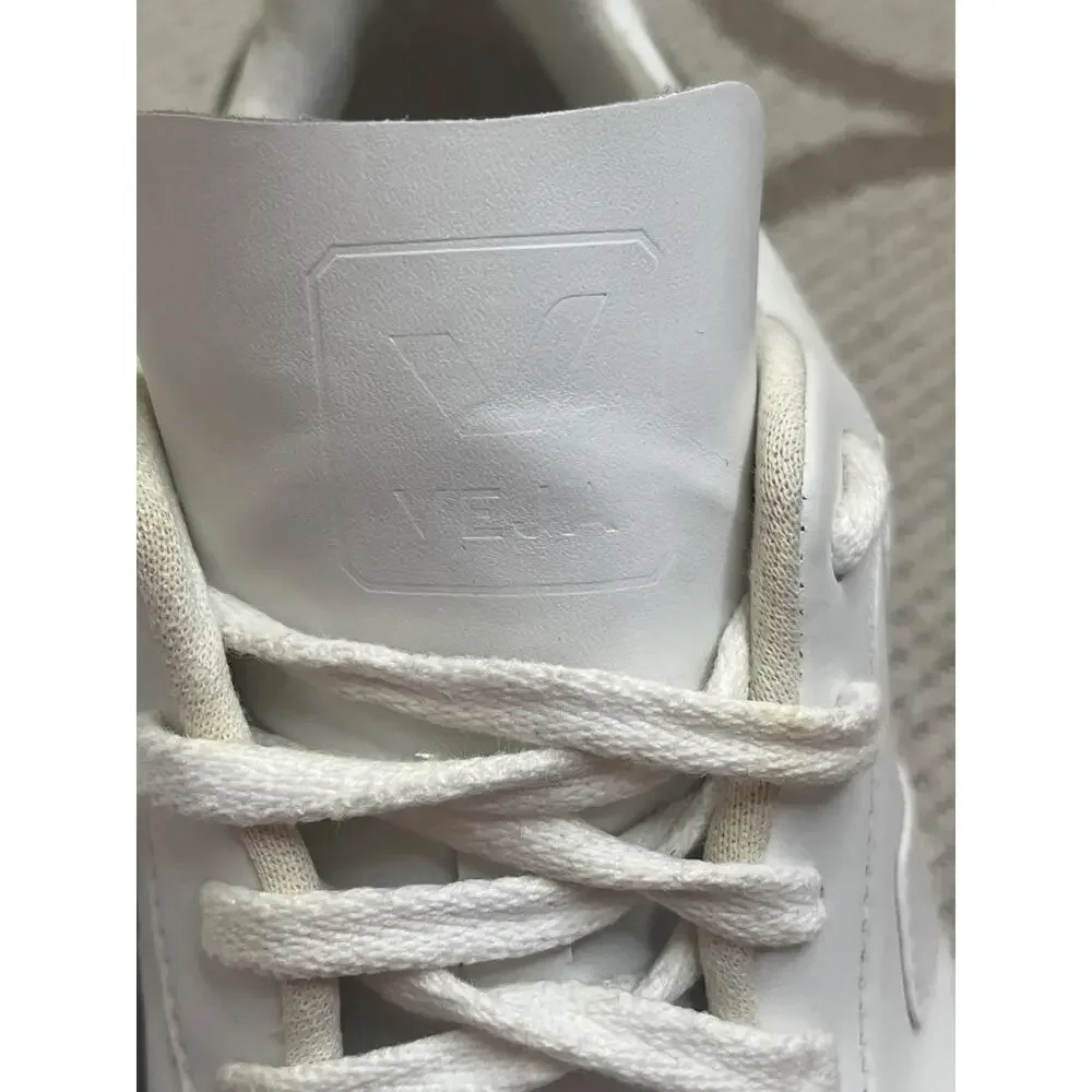 Veja sneakers perforated