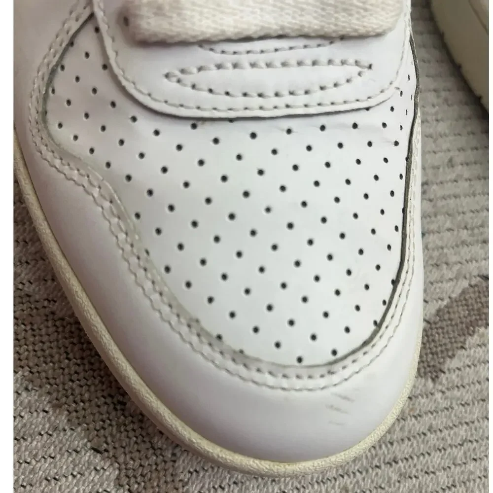 Veja lace size up