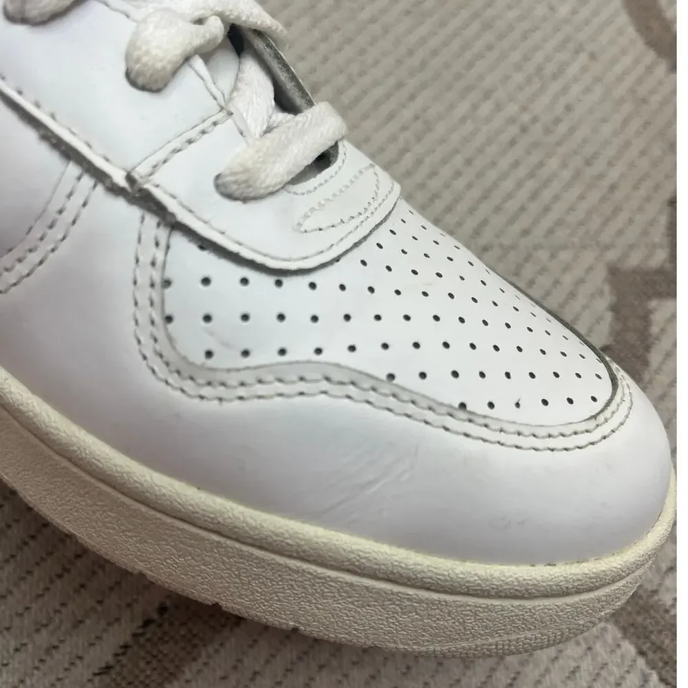 Veja leather perforated
