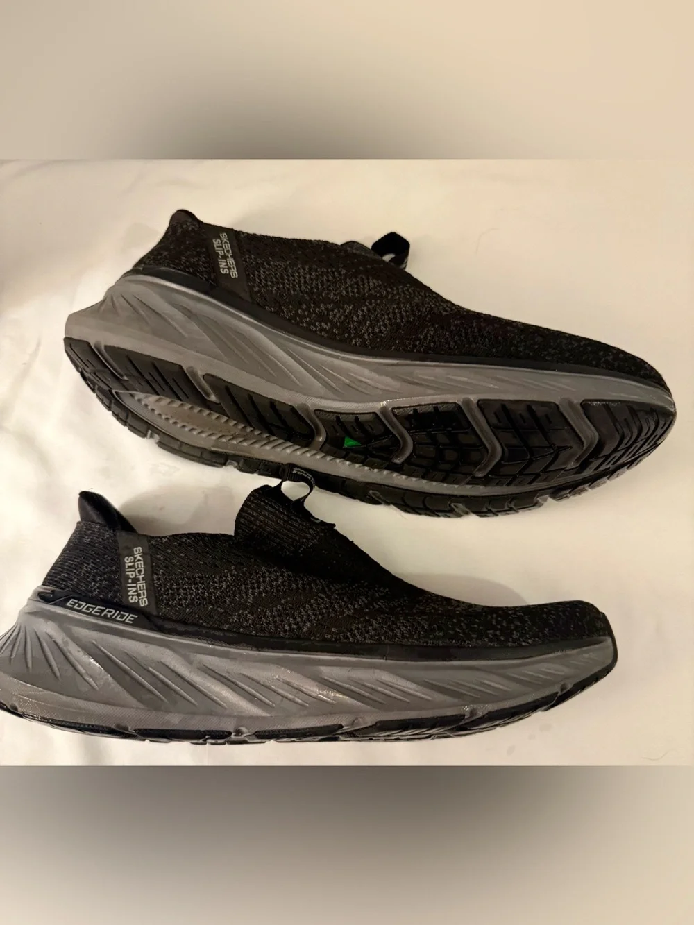 Skechers Men's Edgeride Commissioner sneakers. Sz. 8 black/ charcoal grey.