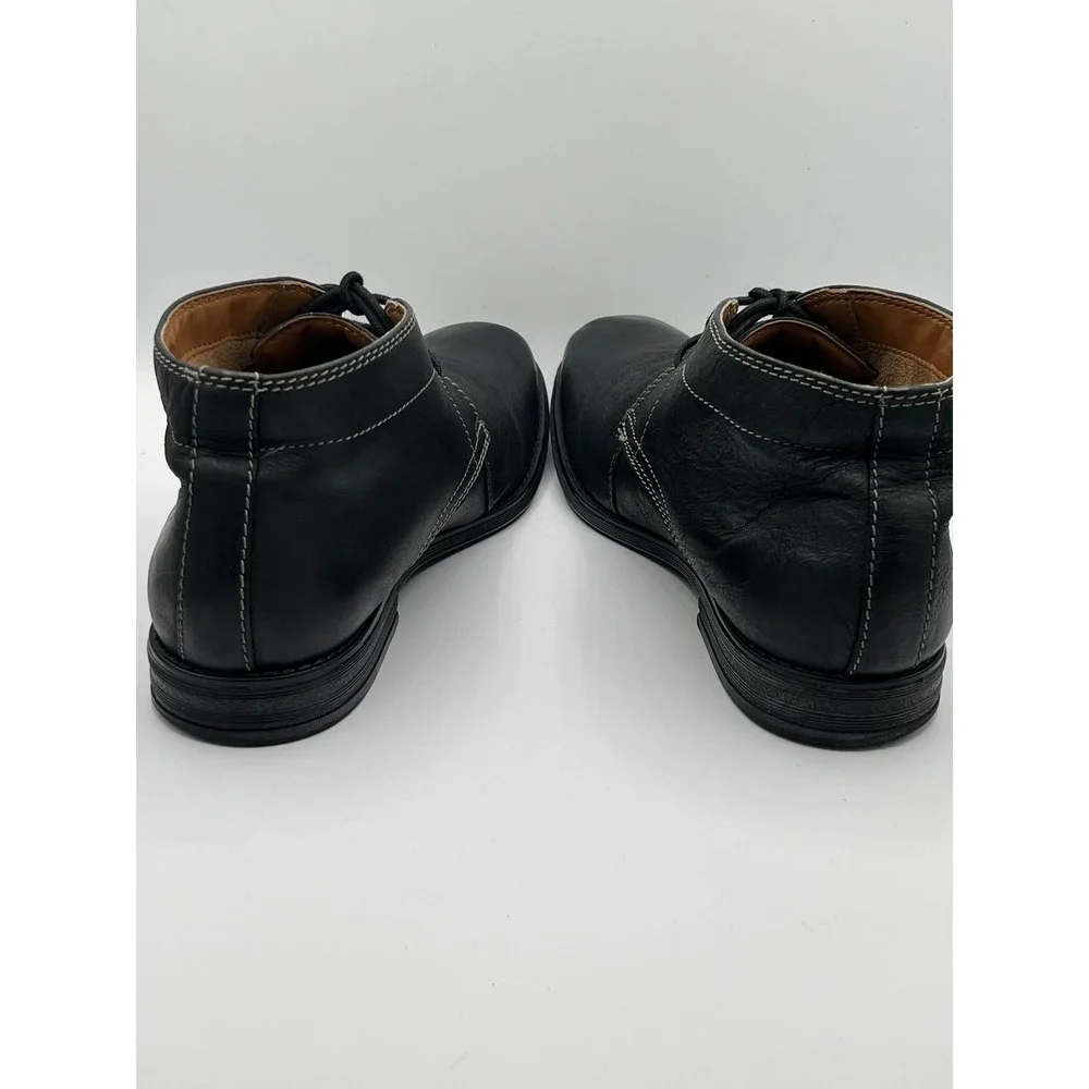 Clarks leather chukka