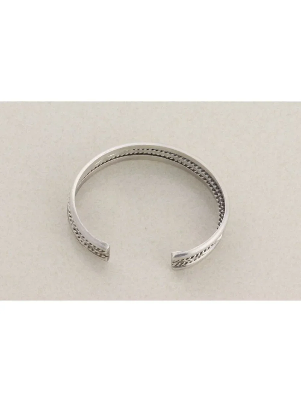 Unbranded sterling silver 