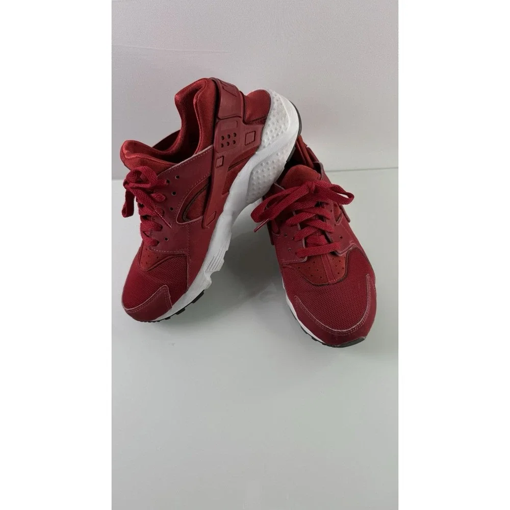 Nike Huarache inside signs