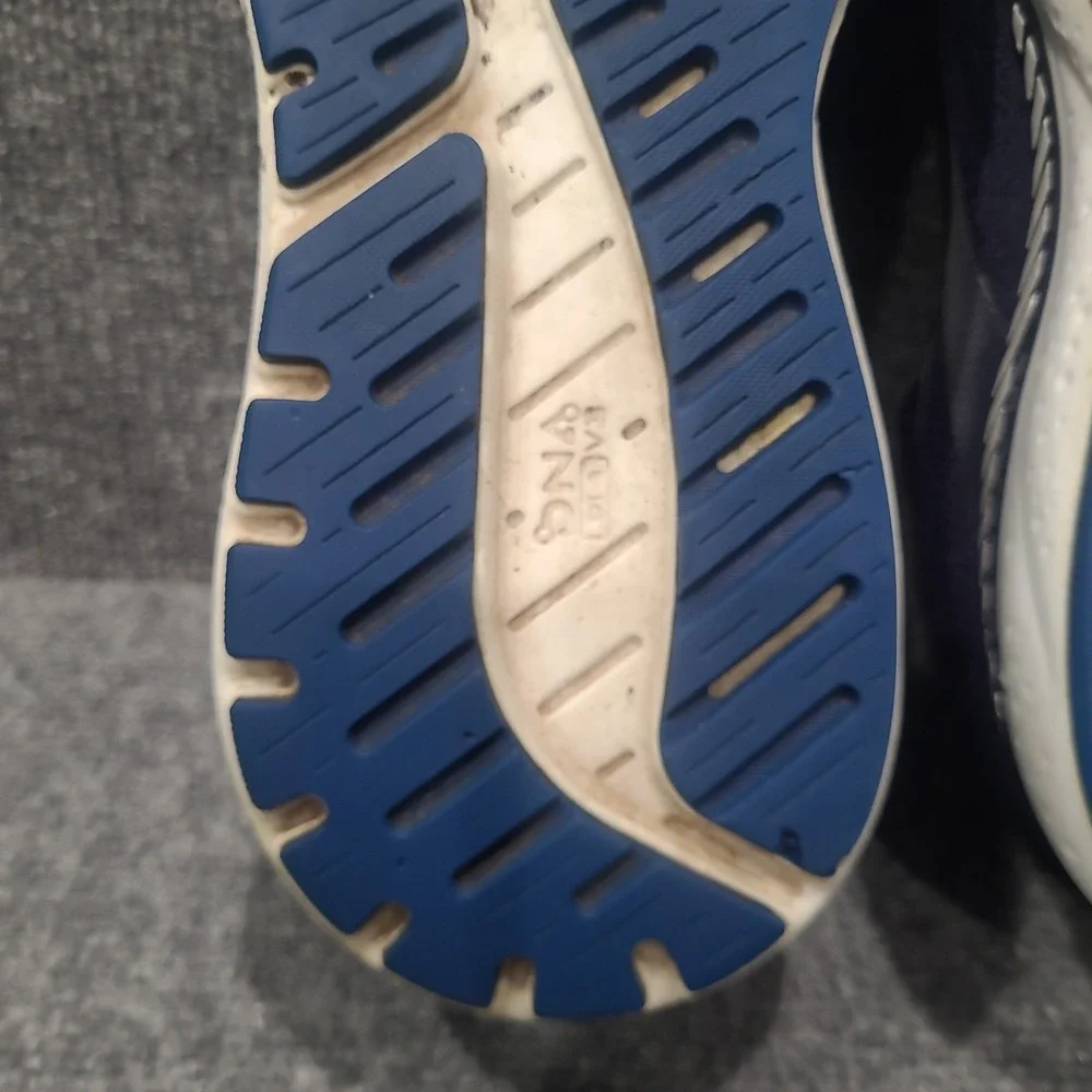 Brooks mens beast