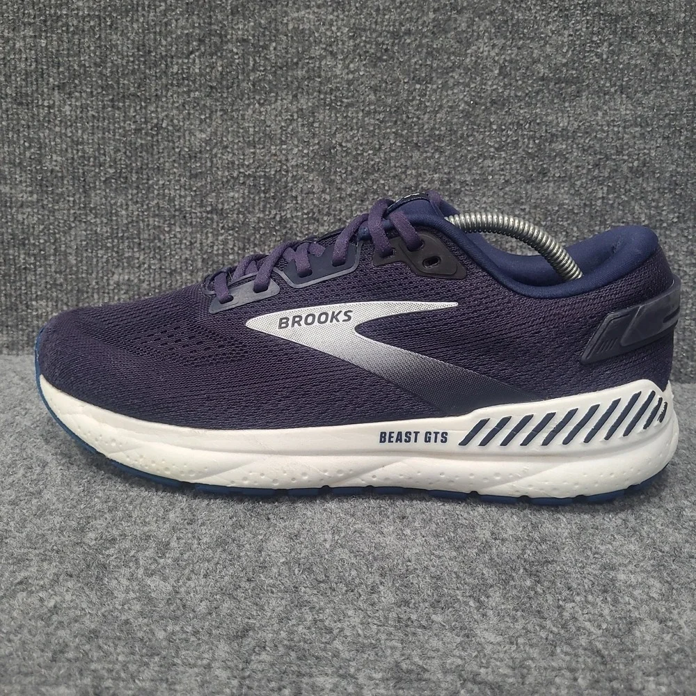 Brooks mens beast