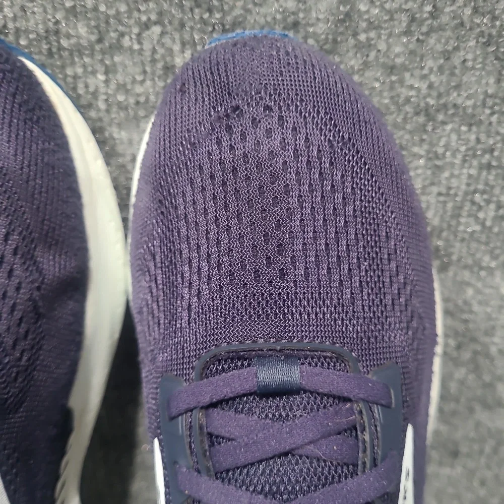 Brooks mens beast