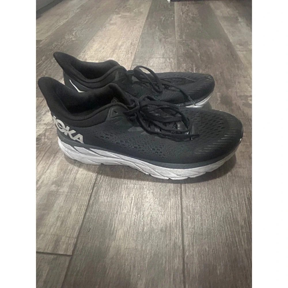 Hoka One One hoka one