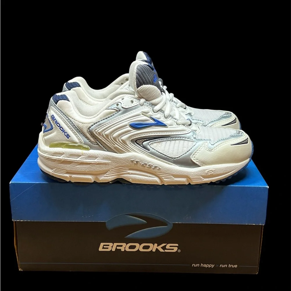 Brooks size wide