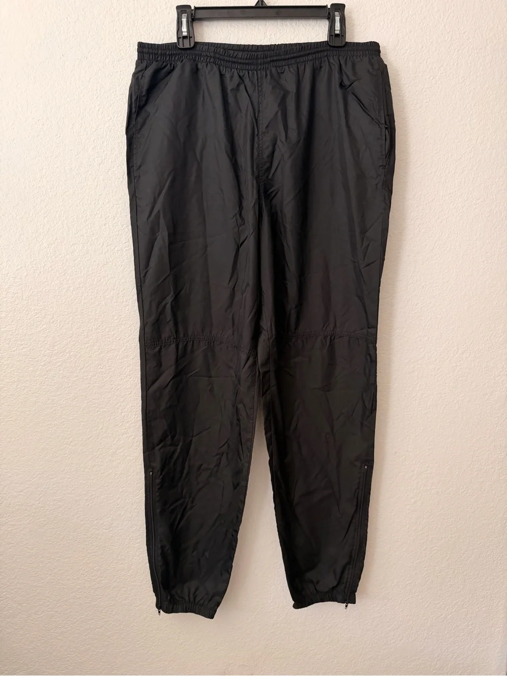 Men's Black Lightweight Track Pants - Comfortable Athletic Fit
