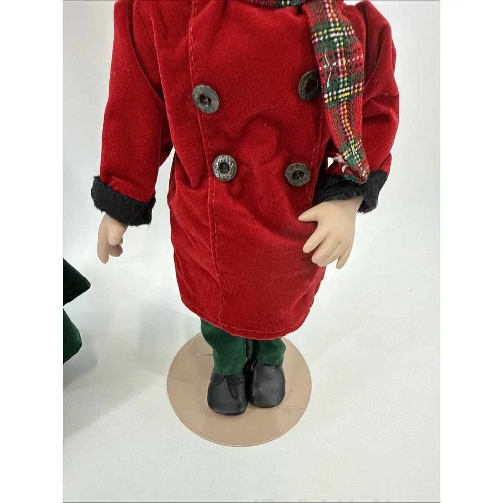 Collections Etc. atmosphere caroler