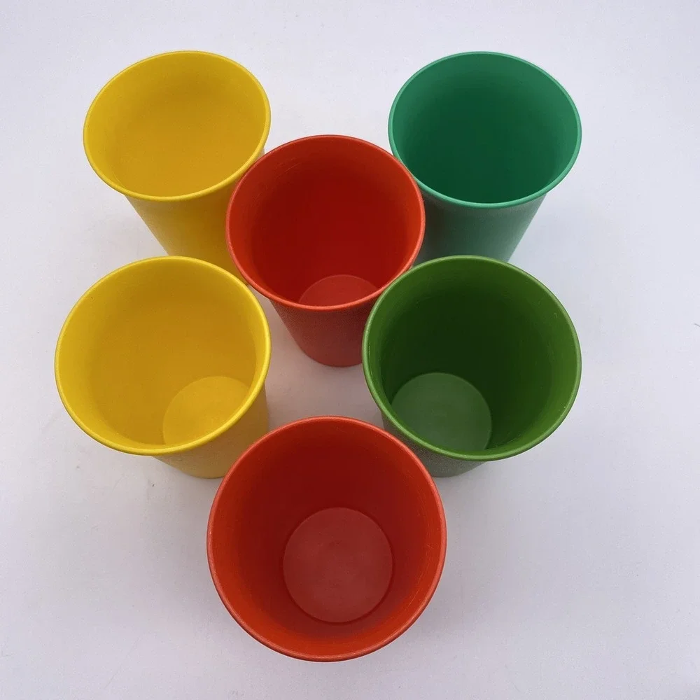 Tupperware vintage cups