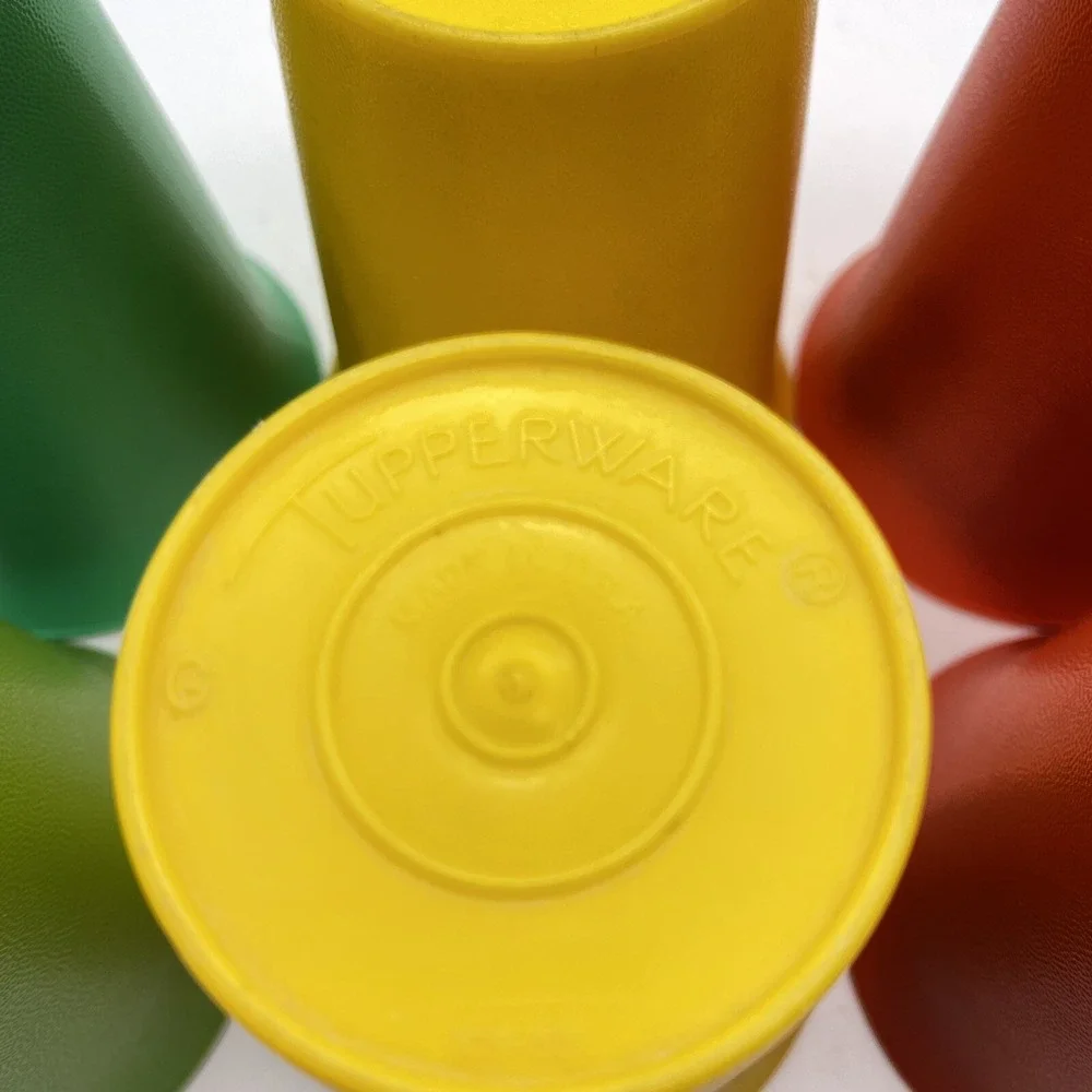 Tupperware vintage cups