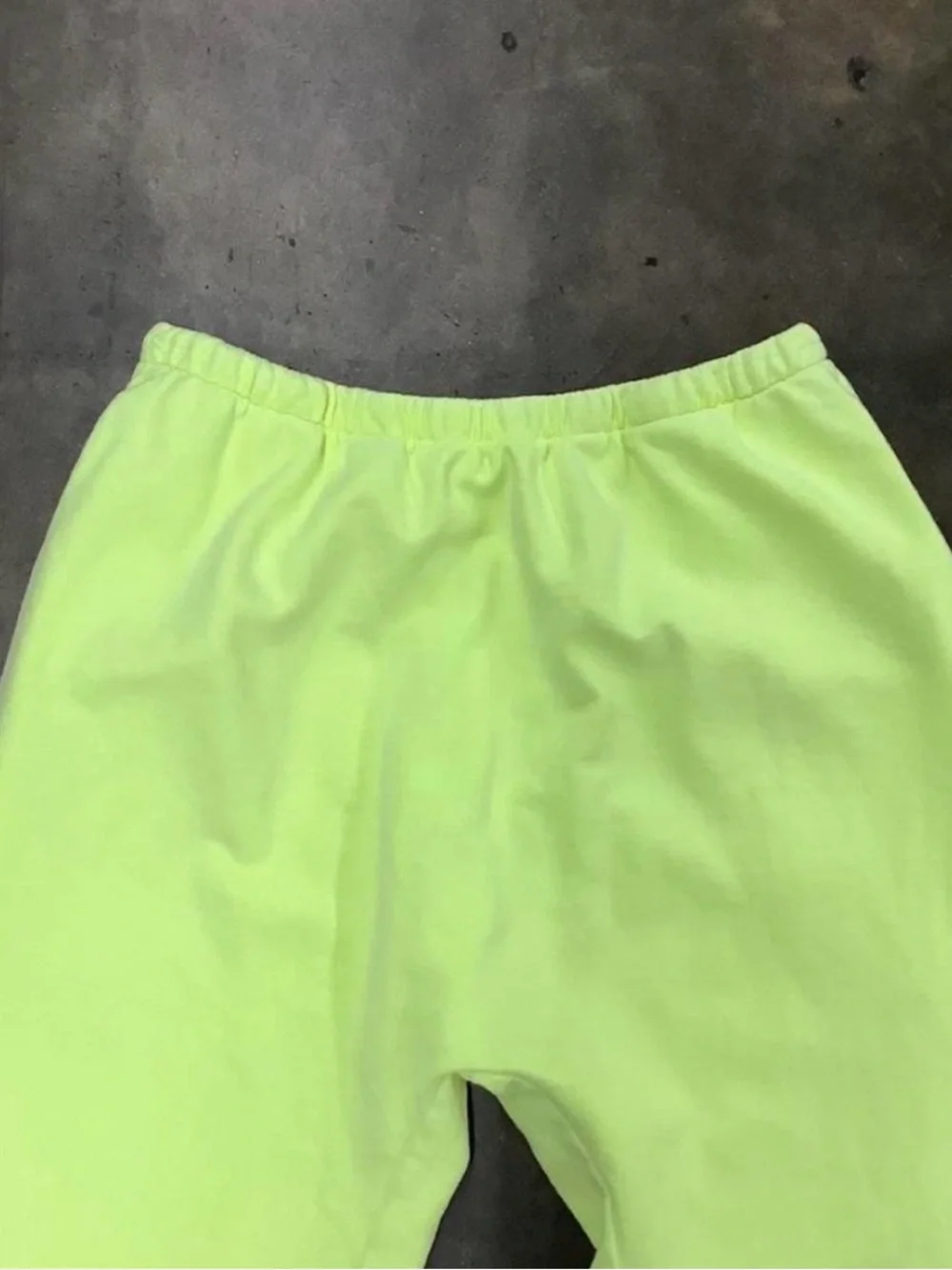 NEW YEEZY SAMPLE NEON GREEN SP-06 CUFFED SWEATPANTS SIZE 2