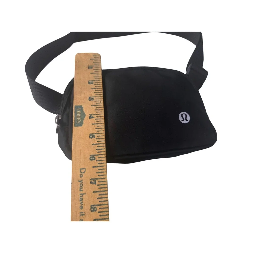 Lululemon Everywhere Belt Bag Black Adjustable Strap Crossbody Fanny Pack 1L