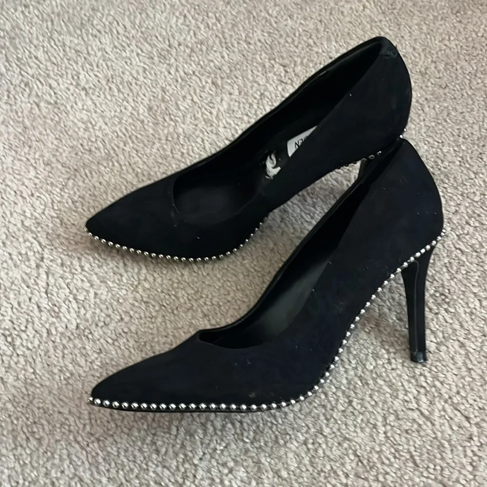 “Steve Madden: Pointed Toe Pumps size 6”