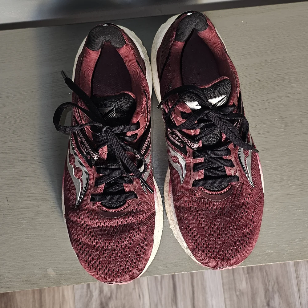 Saucony women triumph
