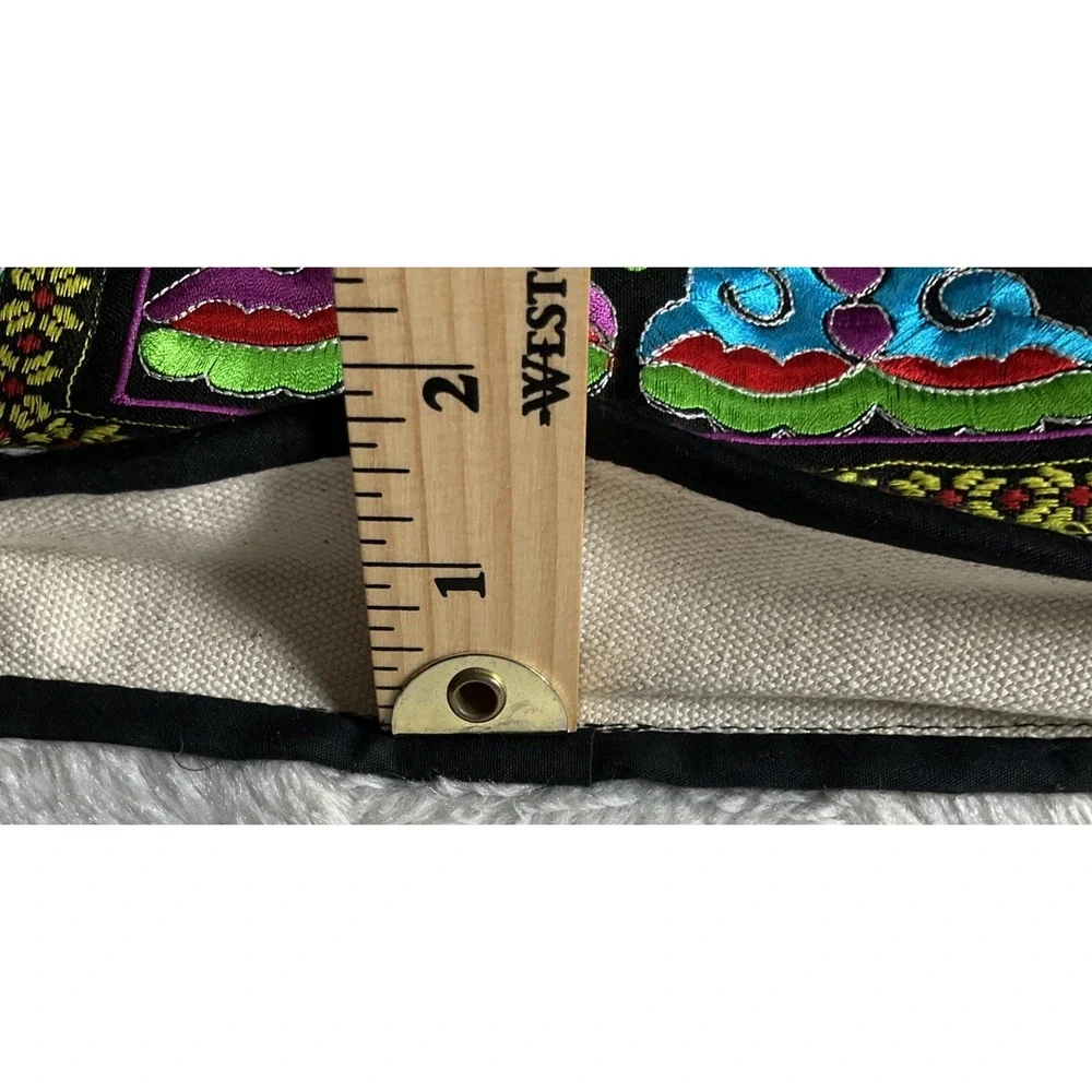 Fuerdeng this embroidered