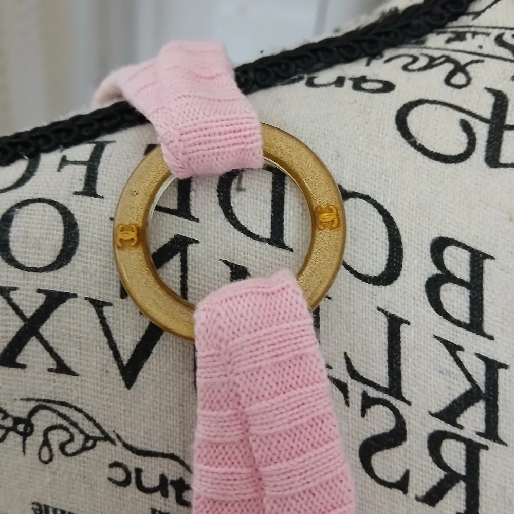 CHANEL pink rib