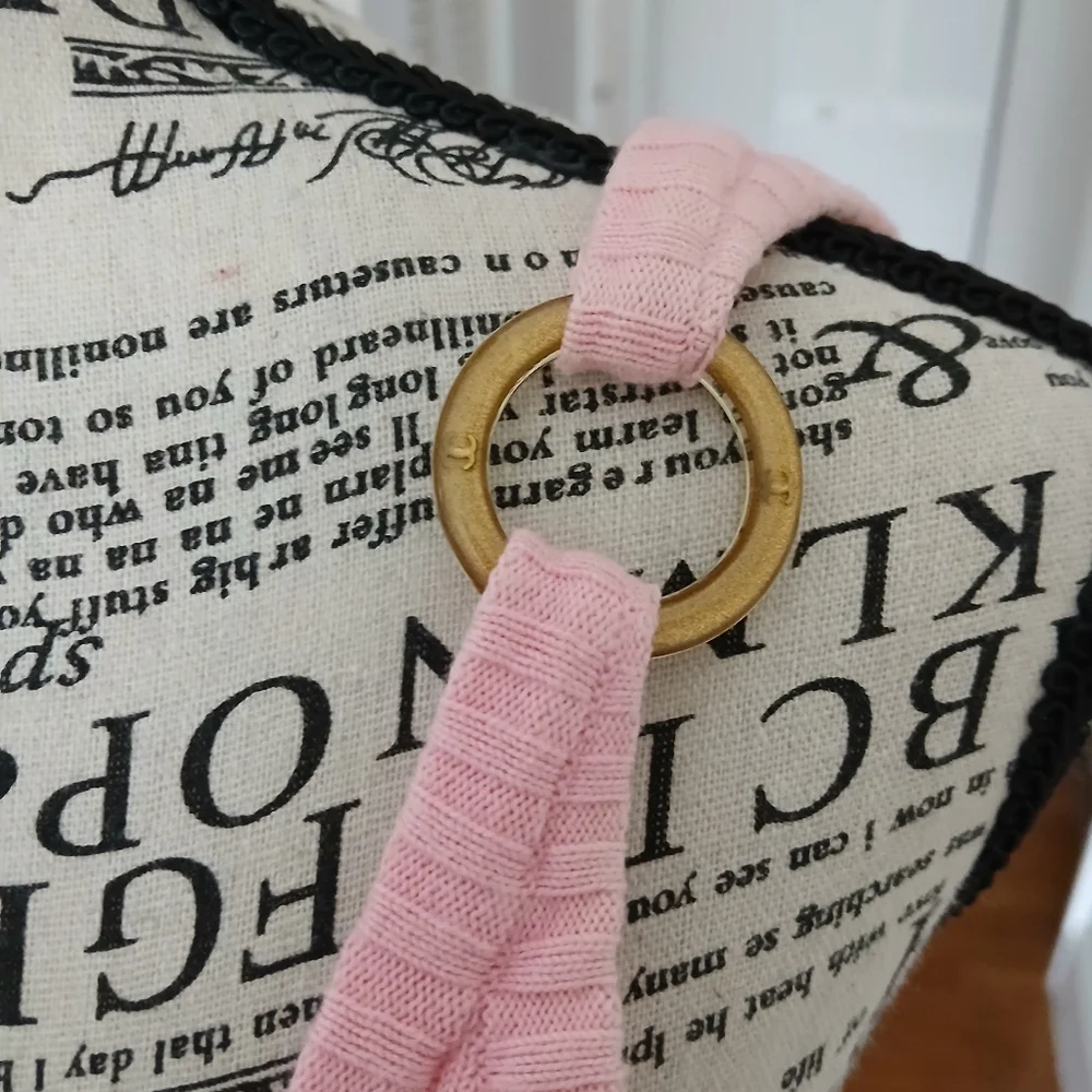 CHANEL pink rib