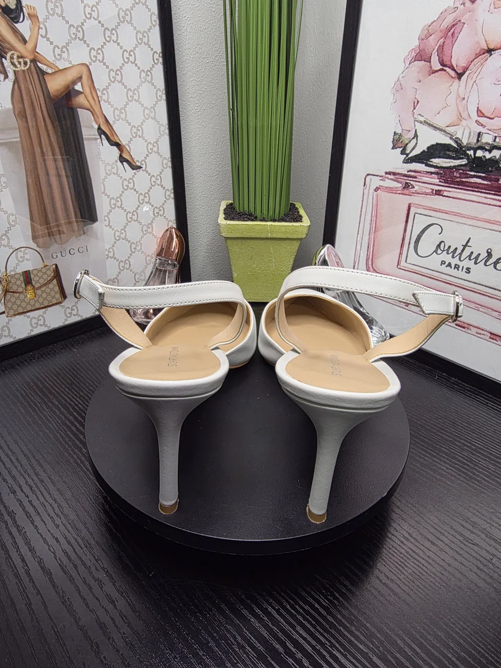 Stuart Weitzman euc looks