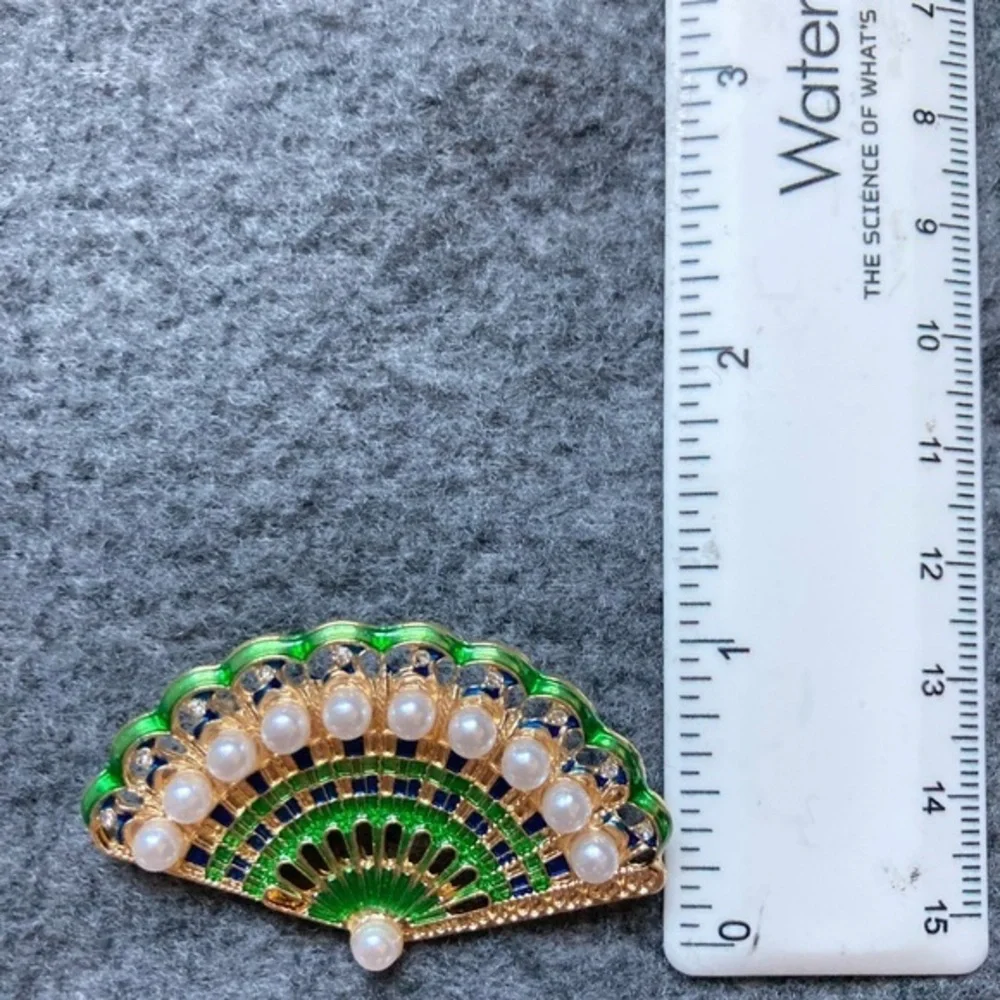 Elegant Green and Blue Fan Brooch new vintage‎ style