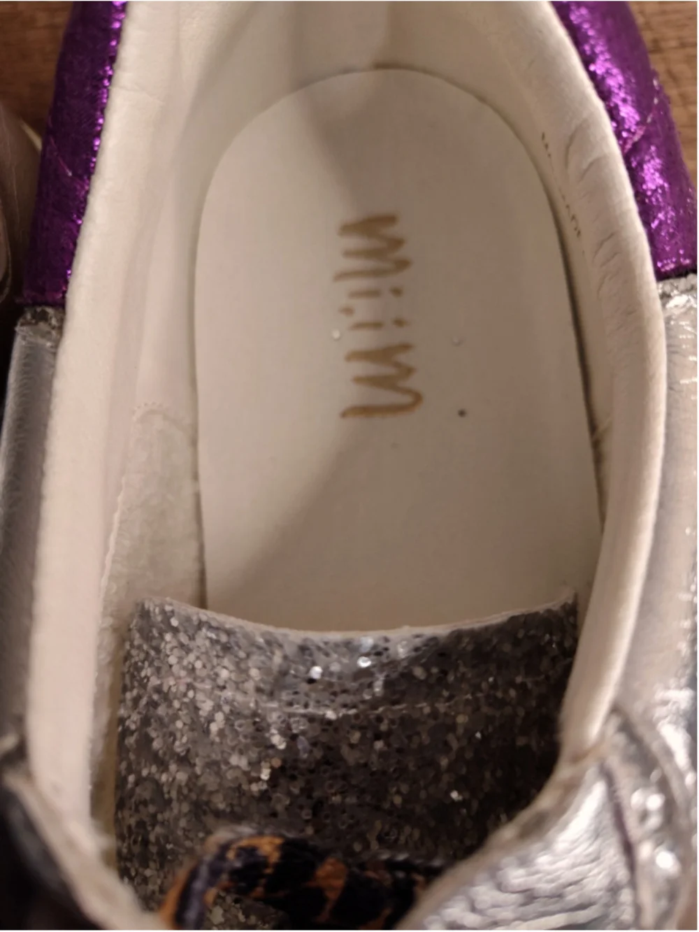 miim detailing contrasting pattern